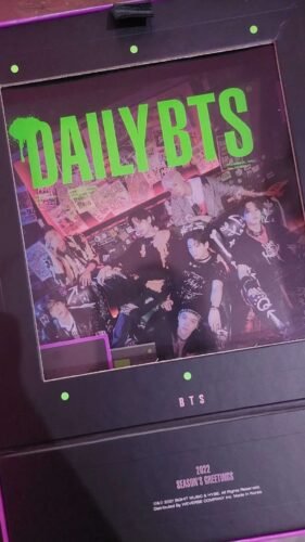 BTS 2022 Season's Greetings DVD photo review