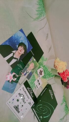 JIN - The Astronaut photo review