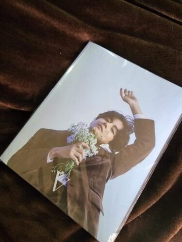 V-Special 8 Photo-Folio Me, Myself & V 'Veautiful Days'  [Pre-Order] photo review